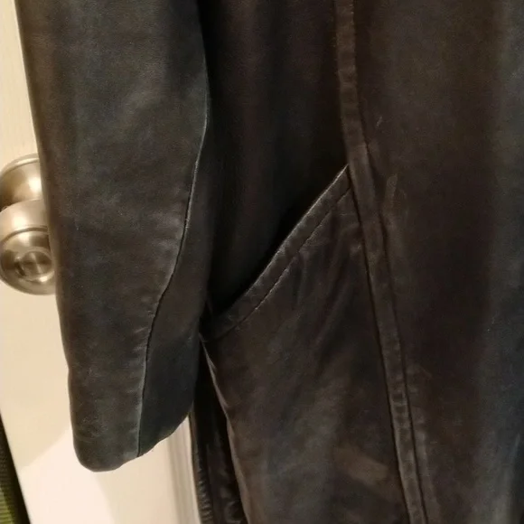 Danier button front belted black leather jacket ladies US size 6 - Picture 7 of 15